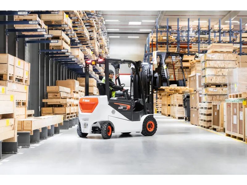 Bobcat B25NS elektromos targonca – ólomsavas akkumulátorral